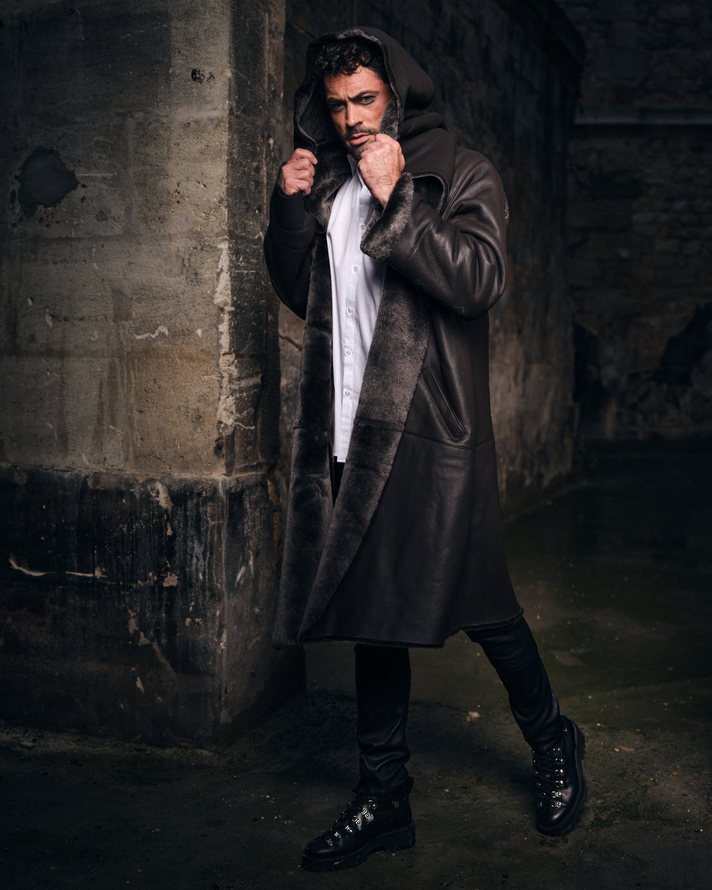 MANTEAU EN PEAU