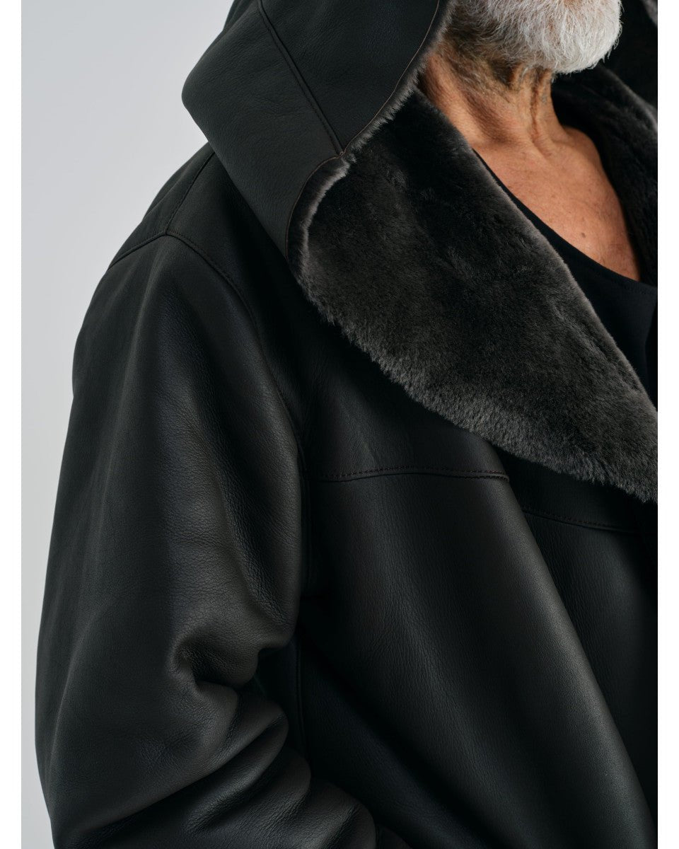 MANTEAU EN PEAU