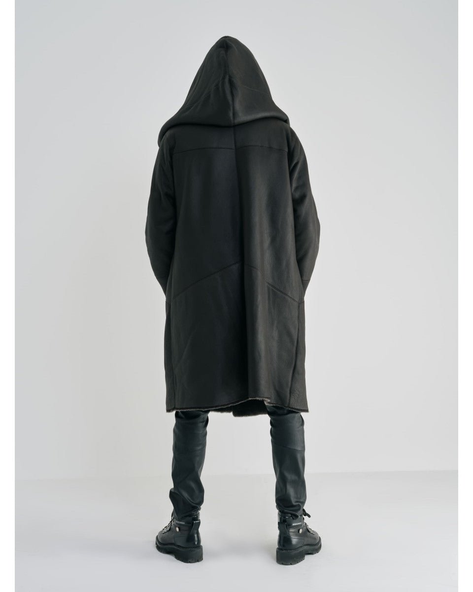 MANTEAU EN PEAU