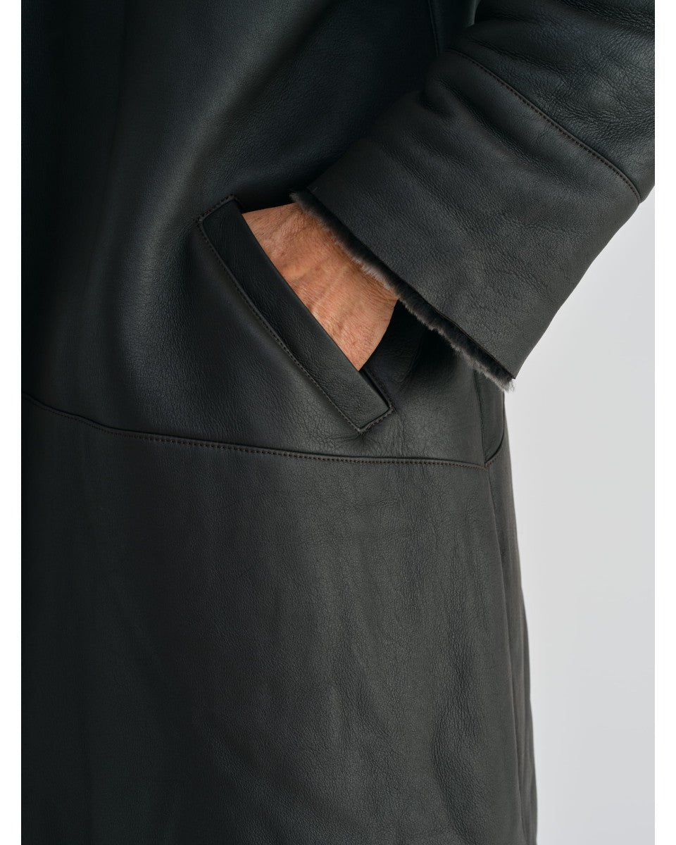 MANTEAU EN PEAU